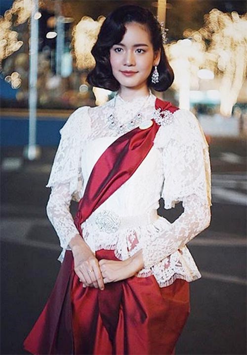 ดาราใส่ชุดไทย