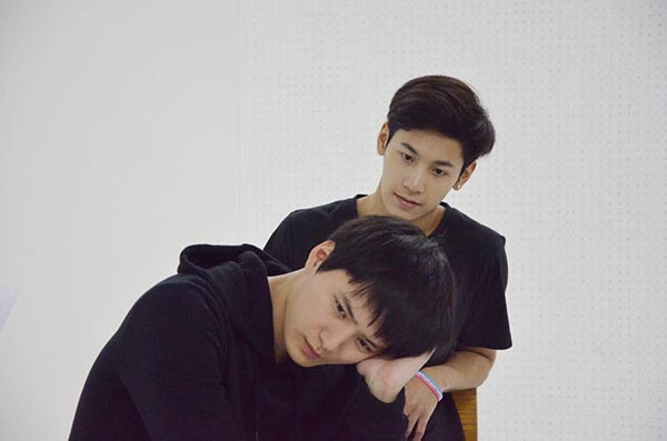 คริส พีรวัส, สิงโต ปราชญา