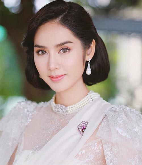 ดาราใส่ชุดไทย