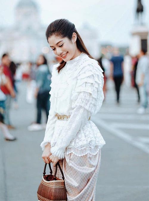 ดาราใส่ชุดไทย