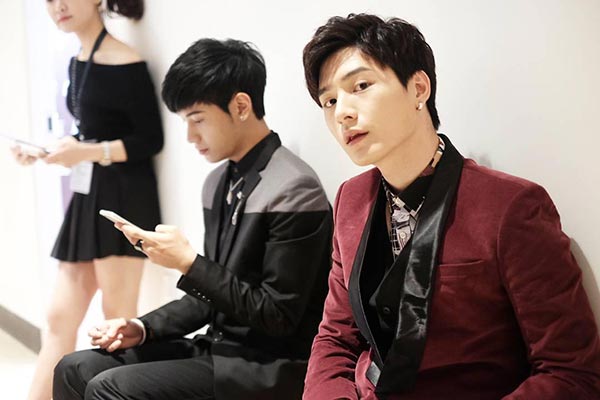 คริส พีรวัส, สิงโต ปราชญา