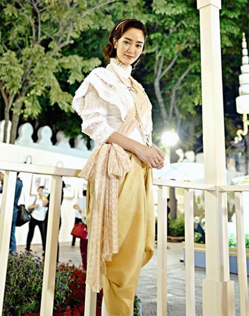 ดาราใส่ชุดไทย