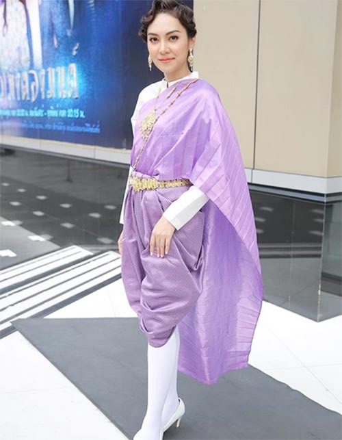 ดาราใส่ชุดไทย