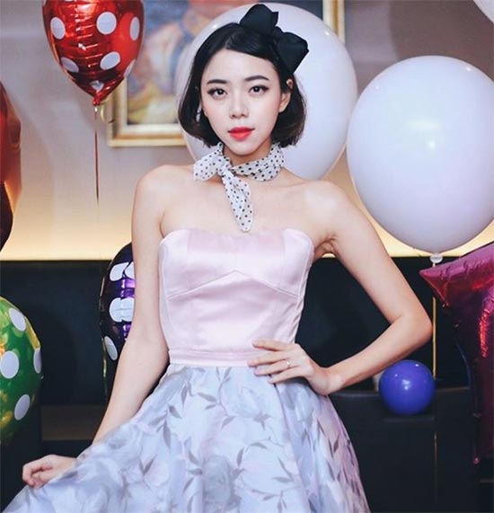 การโพสท่างานปาร์ตี้