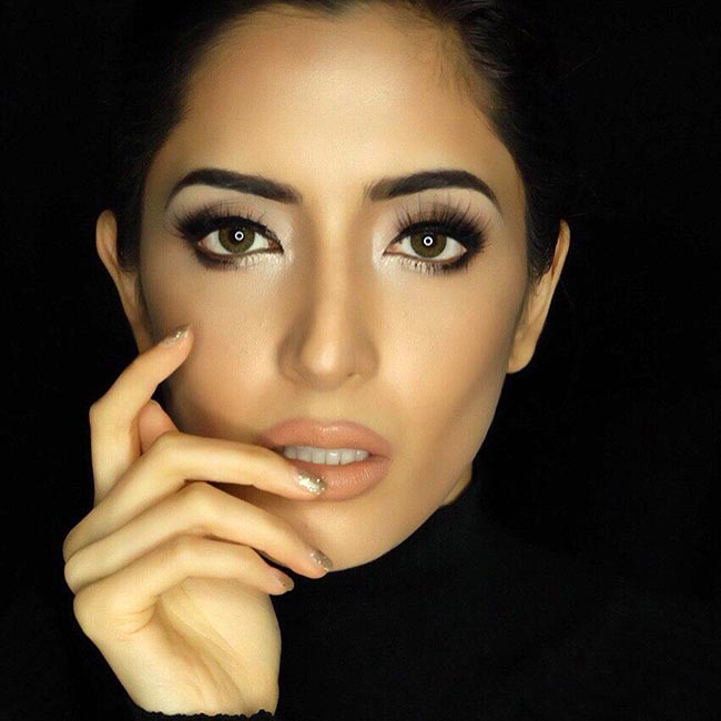 พิ้งค์กี้ สาวิกา