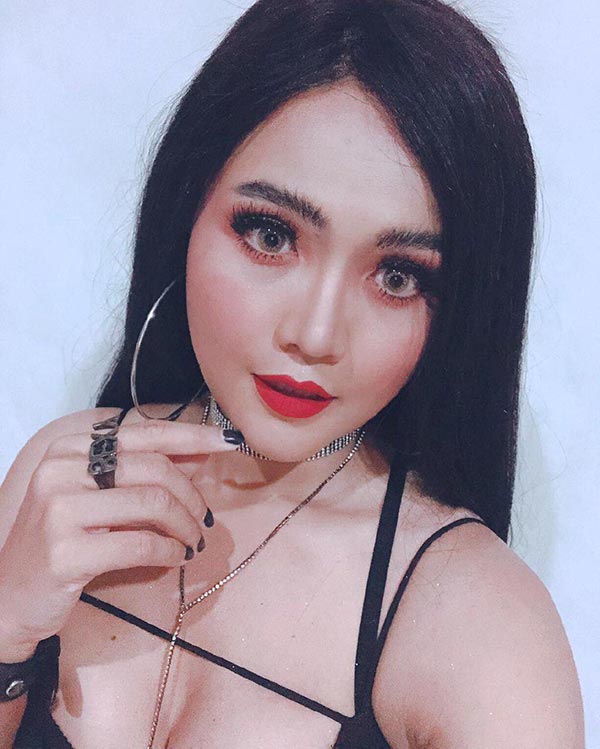 ตั๊กแตน ชลดา