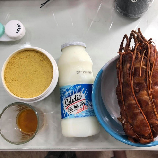 Skin whitening paste ingredients. Includes milk, honey, tamarin and more Skin whitening paste ingredients. Includes milk, honey, tamarin and more