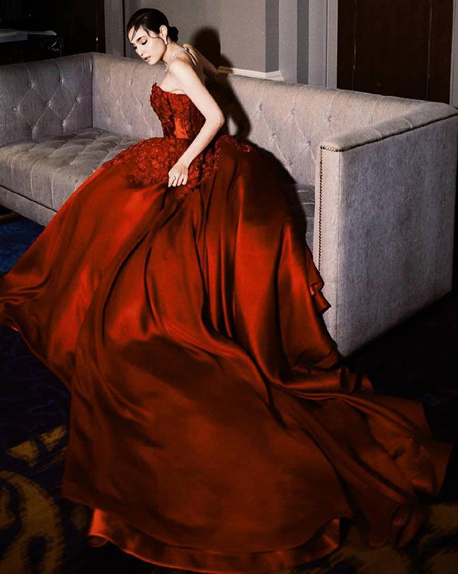 ชุดราตรีดารา