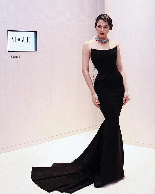 ชุดราตรีดารา