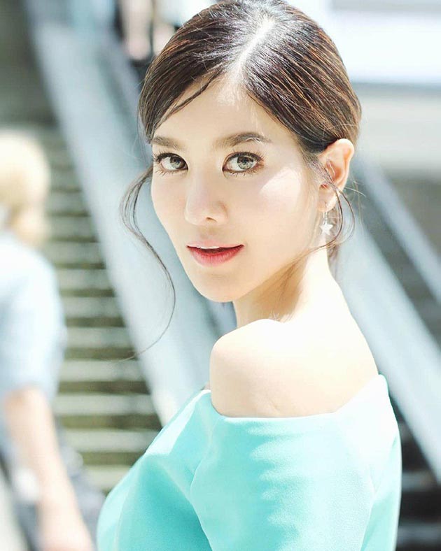 ดาราแต่งหน้า