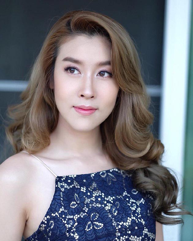 ดาราแต่งหน้า