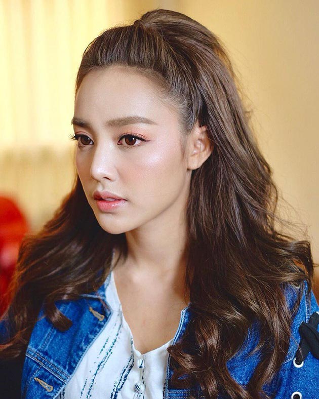 ดาราแต่งหน้า