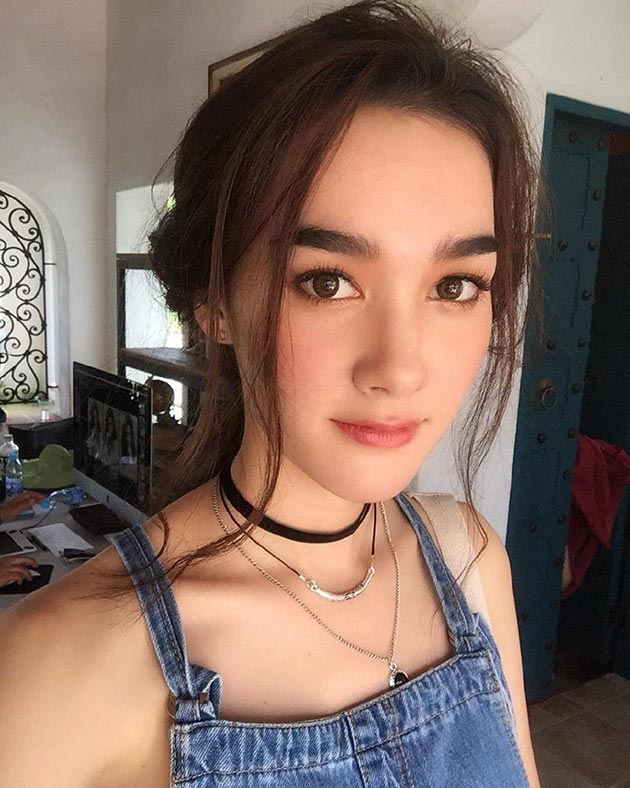 ดาราแต่งหน้า