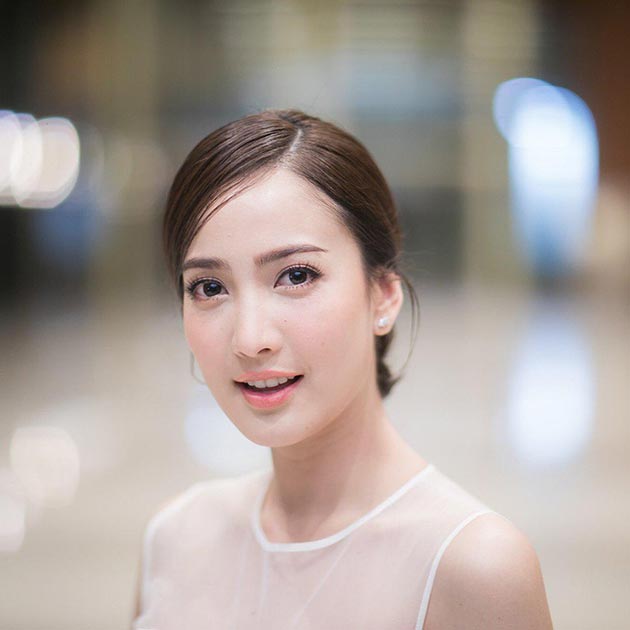 ดาราแต่งหน้า