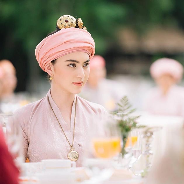 ดาราแต่งชุดเหนือ