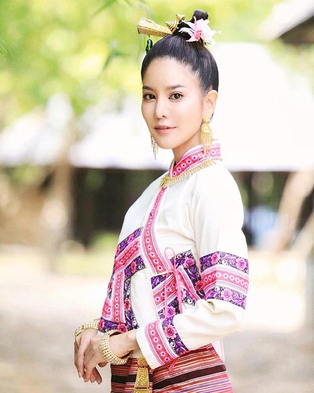 ดาราแต่งชุดเหนือ