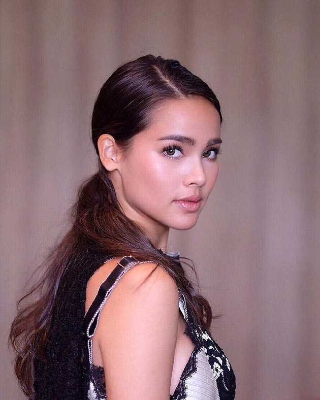 ดาราแต่งหน้า