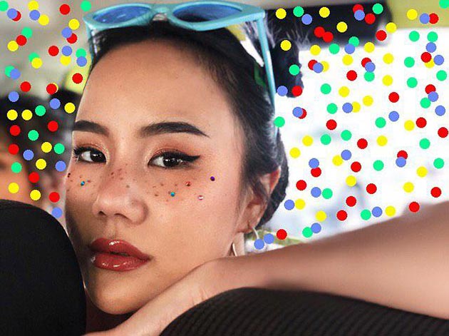 แต่งหน้าเติมกระ