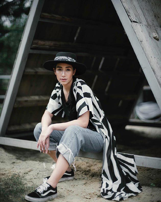 รองเท้าผ้าใบดารา