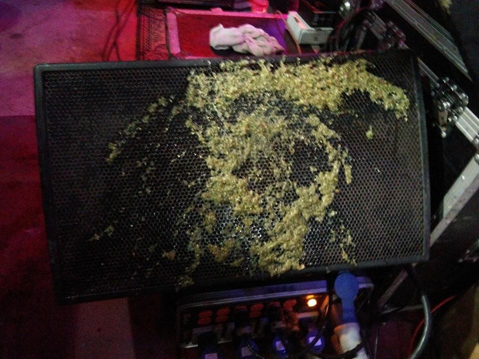 เล็ก คาราบาว