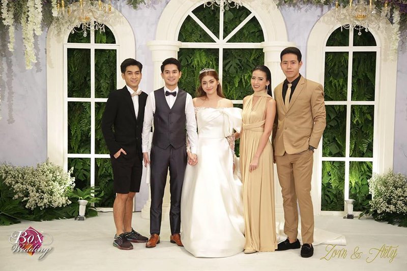 อาร์ตี้ ธนฉัตร ควงแฟนสาว ส้มปี๊ด เข้าประตูวิวาห์ เรียบง่ายแสนอบอุ่น   