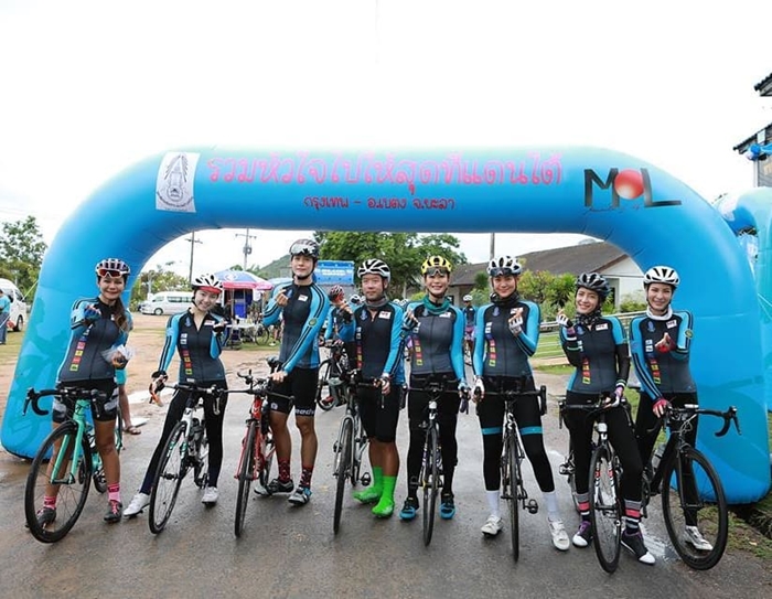 เอ อัญชลี - ดาร์ลิ่ง อารดา จักรยานล้ม