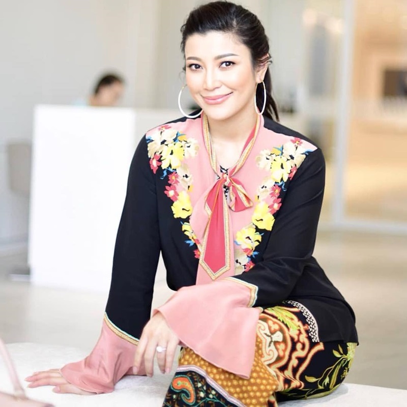 เอมมี่ มรกต