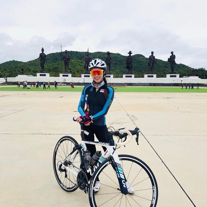 เอ อัญชลี - ดาร์ลิ่ง อารดา จักรยานล้ม