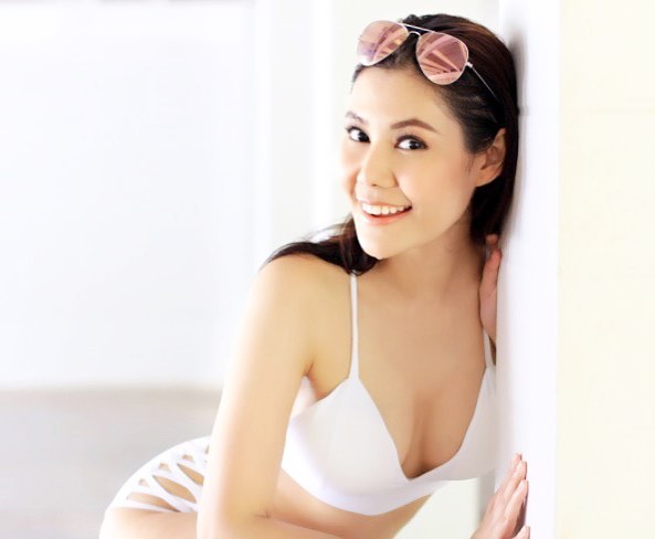 น้ำฝน ทวีพร