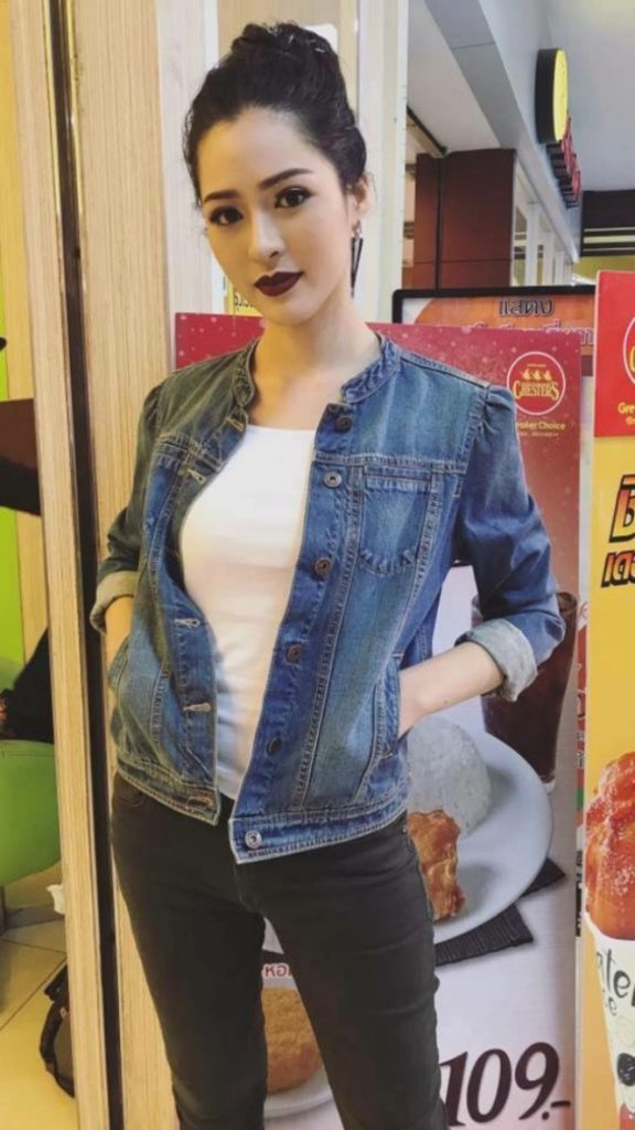 หลิงหลิง ศิริลักษณ์ คอง