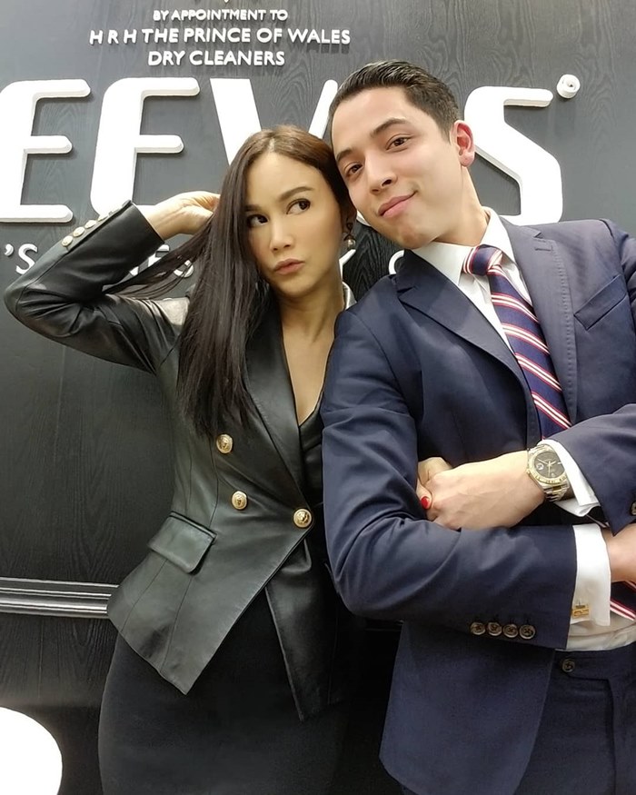 นก  ศิขรินธาร