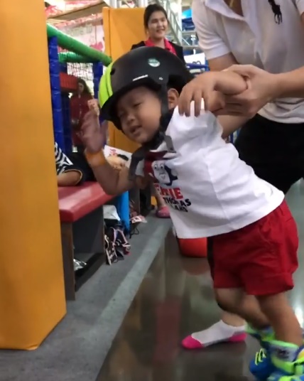 พลอย จินดาโชติ