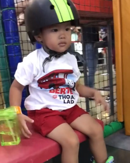 พลอย จินดาโชติ