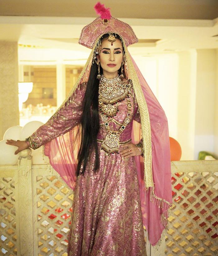 แอน ทองประสม