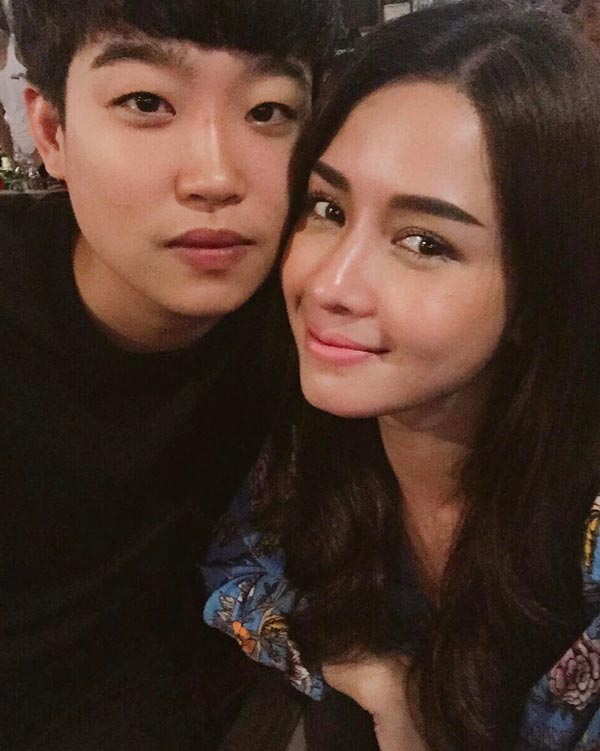 โม อมีนา