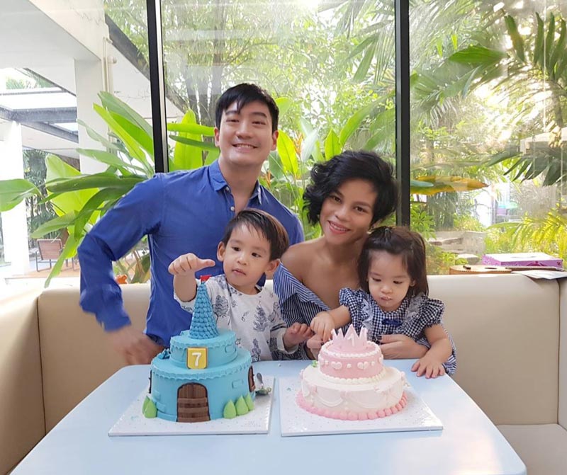 หมอโอ๊ค โอปอล์ อุ้ม น้องอลิน น้องอลัน ย้ายบ้านใหม่