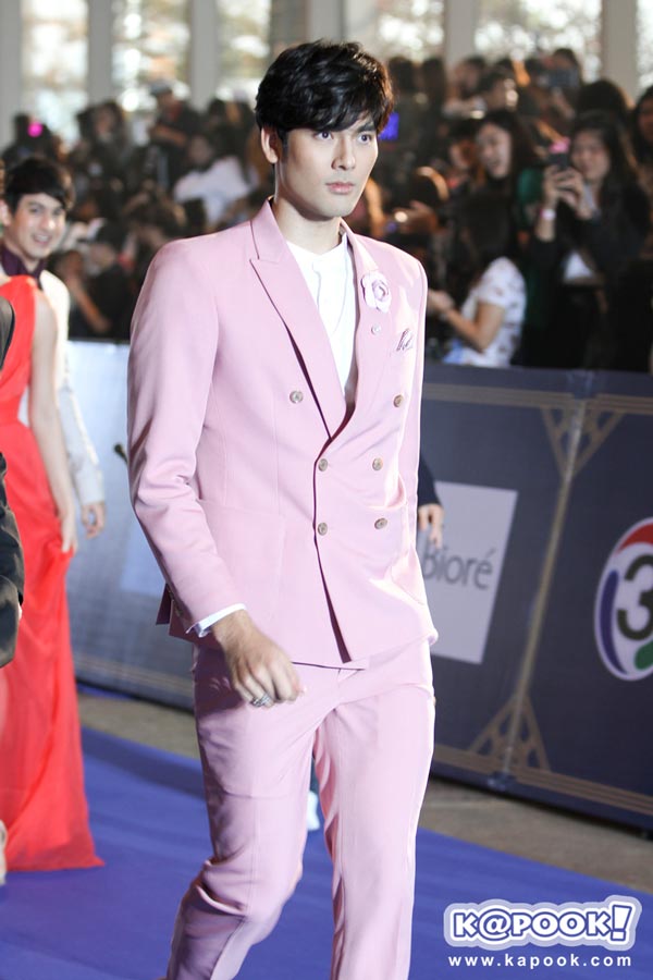 บอม ธนิน