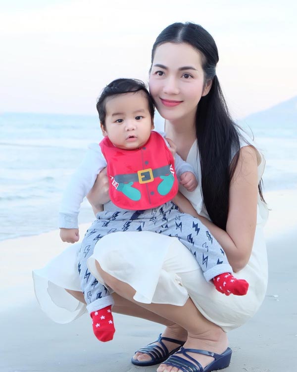 อ๋อม สกาวใจ ชุดว่ายน้ำ