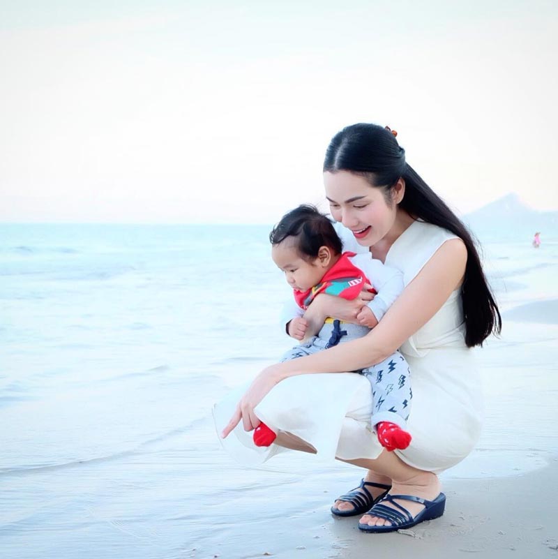 อ๋อม สกาวใจ ชุดว่ายน้ำ