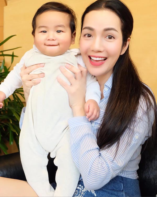 อ๋อม สกาวใจ ชุดว่ายน้ำ