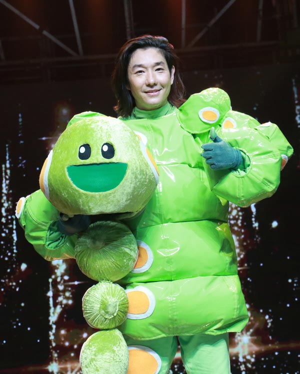 บอย พีซเมคเกอร์ หน้ากากหนอนชาเขียว