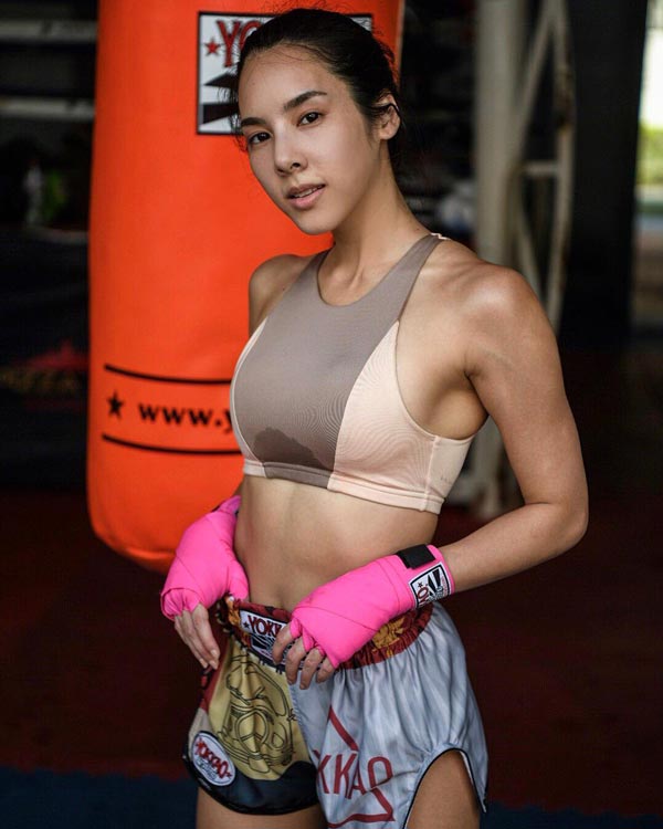 เบเบ้ ธันย์ชนก