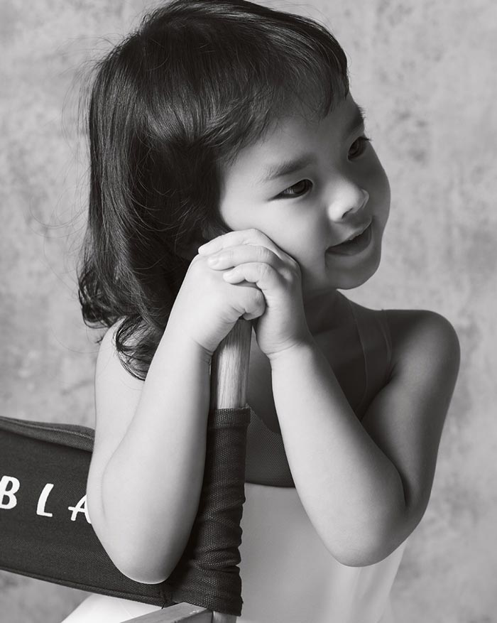 แอฟ ทักษอร น้องปีใหม่ ถ่ายแบบ นิตยสารแพรว