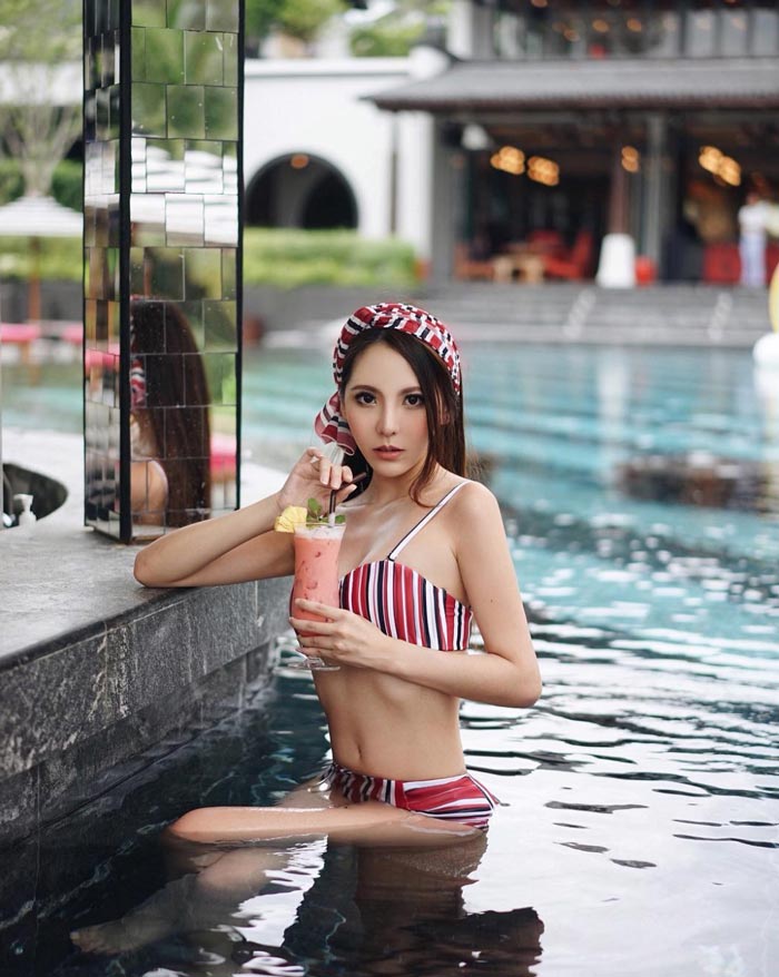 จินนี่ เขริกา ชุดว่ายน้ำ