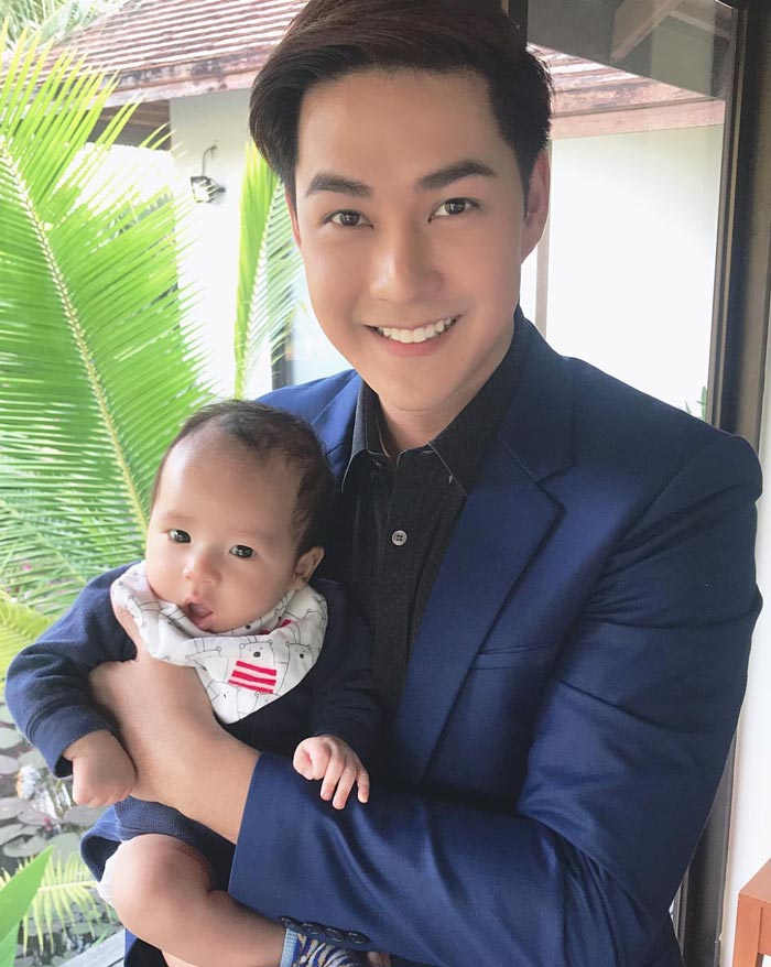 แอมป์ พีรวัศ