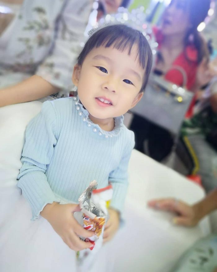 น้องเป่าเปา โดนหยิก