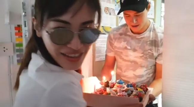 พลอย ปีเตอร์