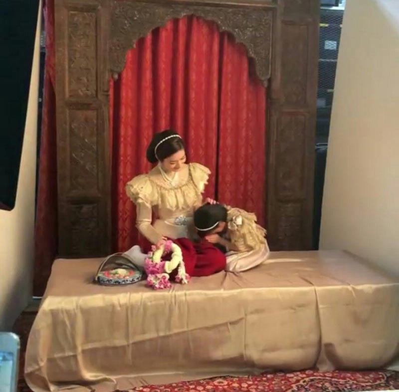 แอฟ ทักษอร น้องปีใหม่ ถ่ายแบบชุดไทย