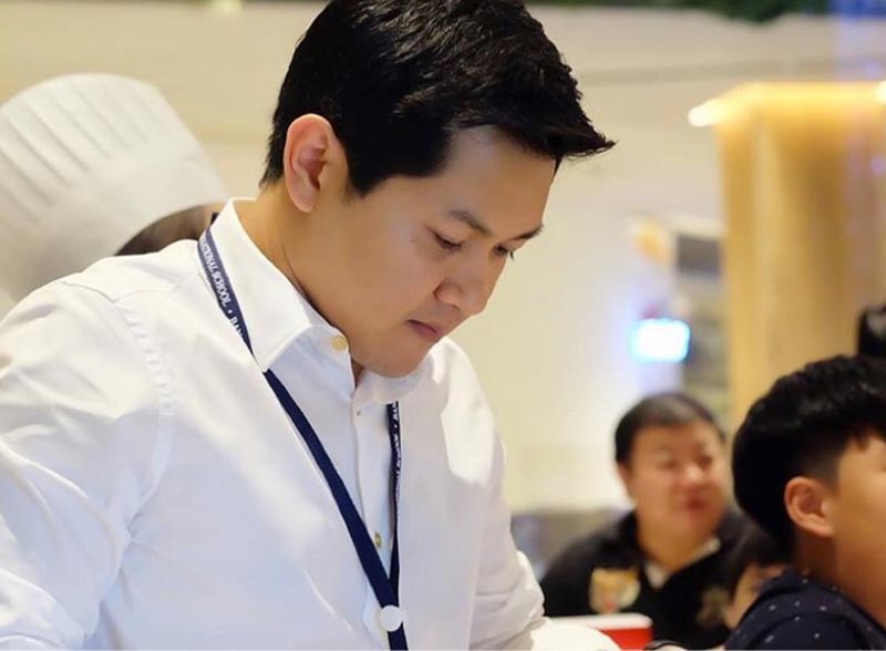 ป๊อป นิธิ