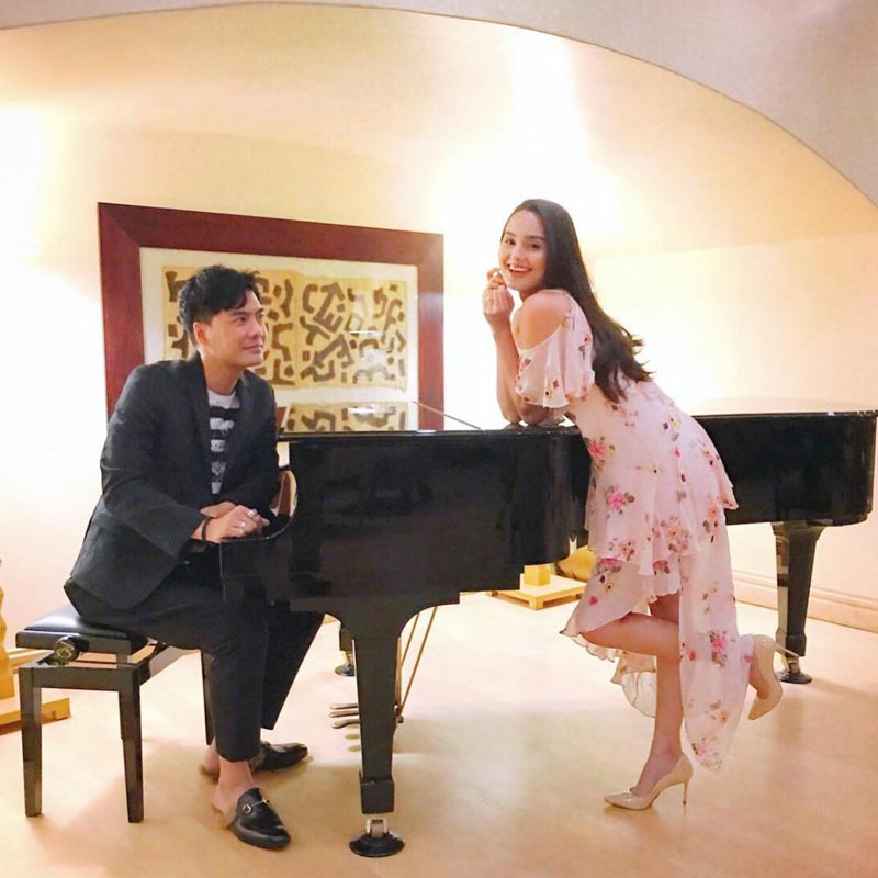 เคลลี่ ธนะพัฒน์ แต่งงาน นาย ชนุชตรา